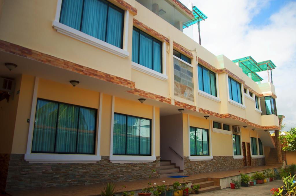 Hotel Flamingo Puerto Ayora  Exterior photo