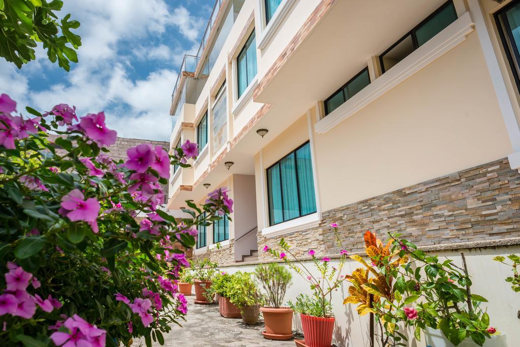 Hotel Flamingo Puerto Ayora  Exterior photo